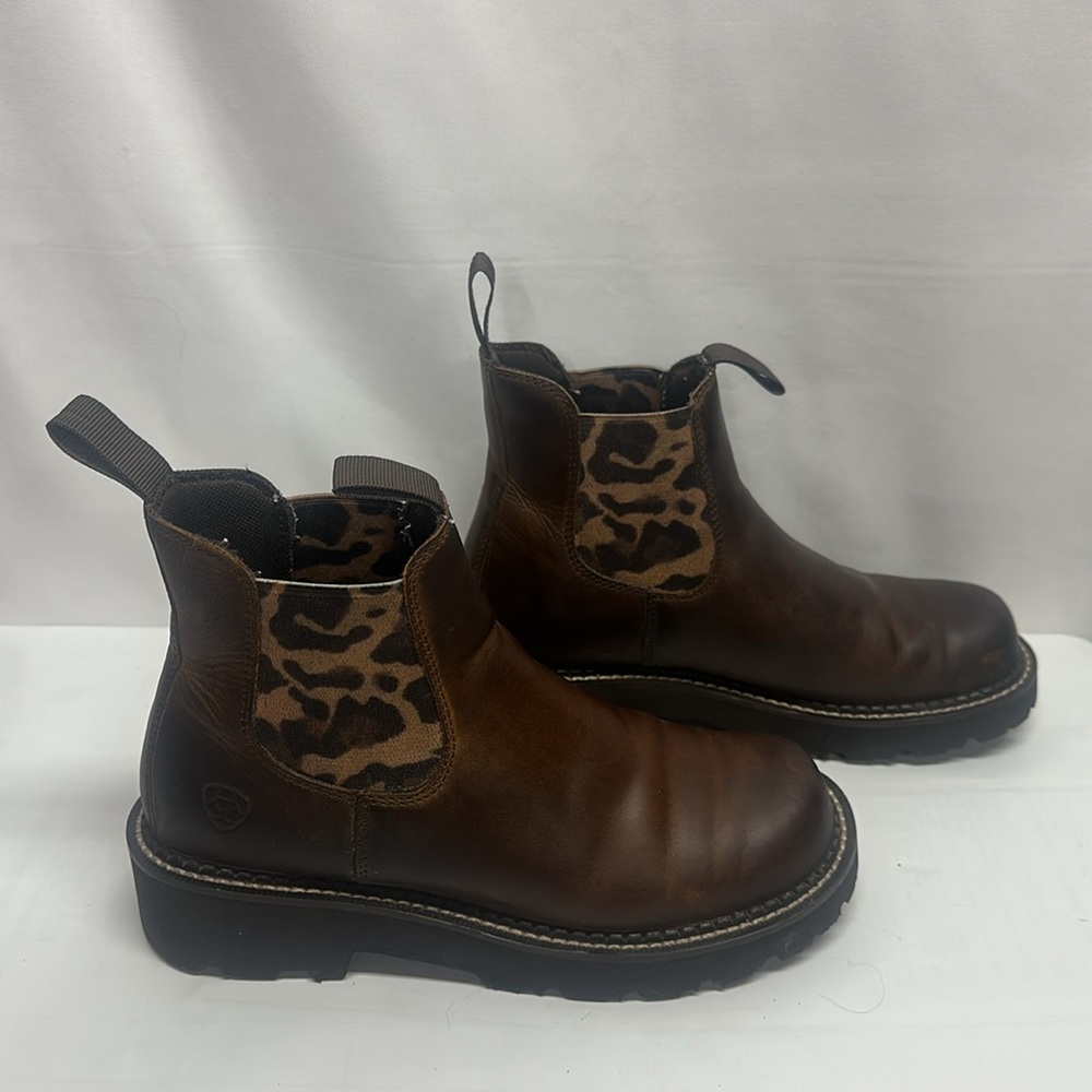 Ariat Brown with Leopard Print Chelsea Boots - Women’s Size 6.5B - Picture 4 of 8